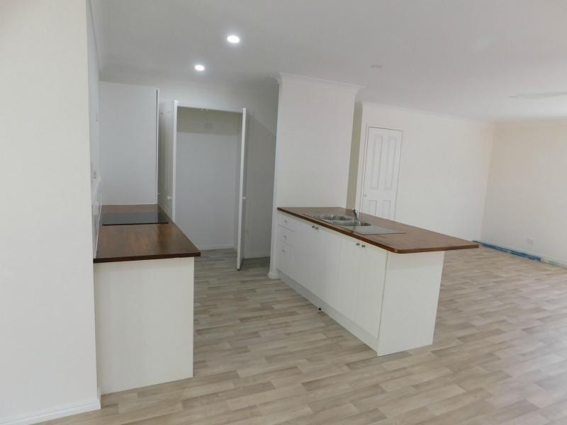 43 Waikiki Beach Road, Russell Island QLD 4184