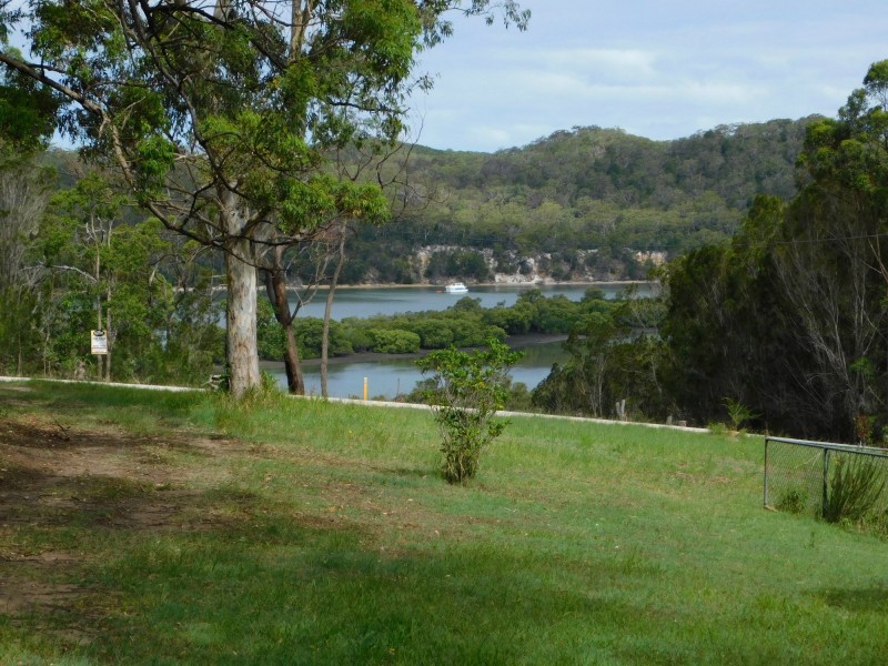 8 Flinders Street, Russell Island QLD 4184