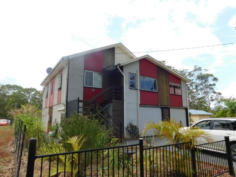 27 Banksia Street St, Russell Island QLD 4184