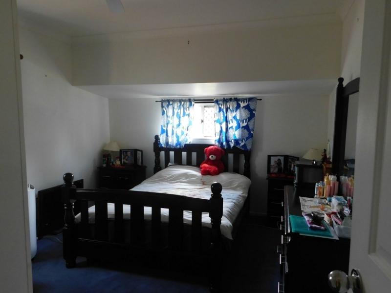 27 Banksia Street St, Russell Island QLD 4184