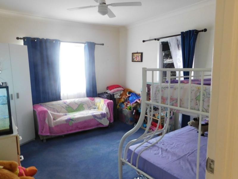 27 Banksia Street St, Russell Island QLD 4184