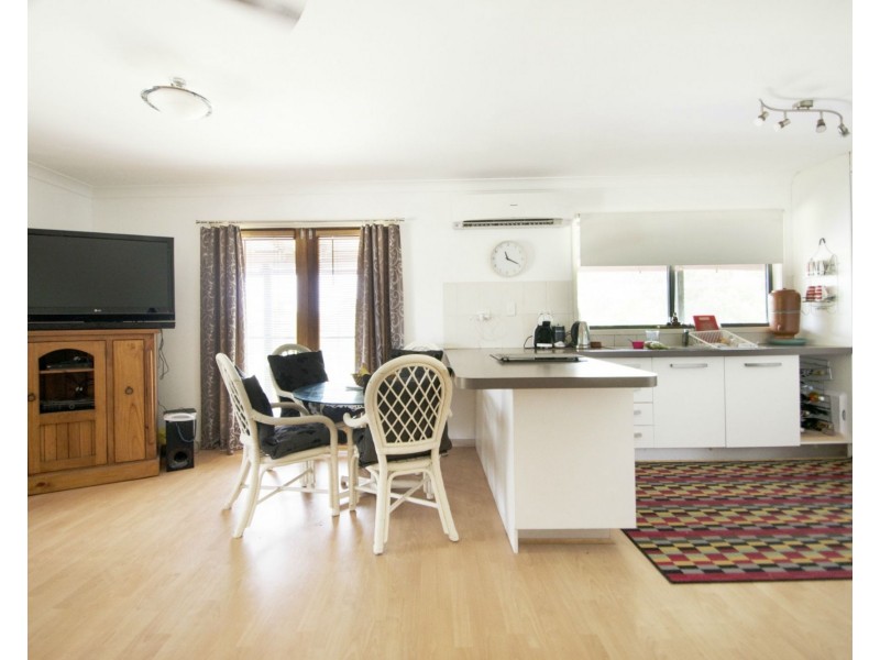 15 Frangipanni Street, Russell Island QLD 4184