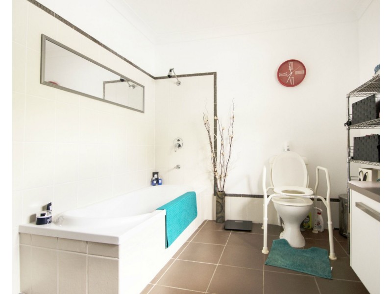 15 Frangipanni Street, Russell Island QLD 4184