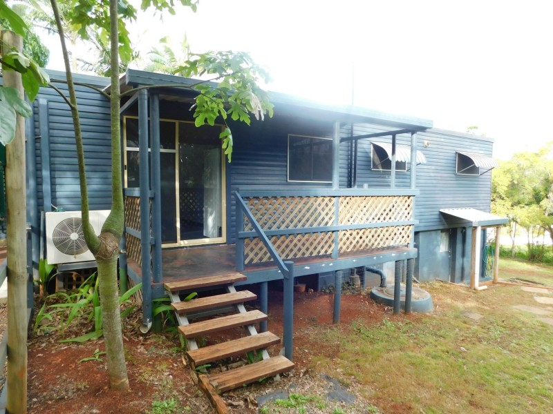 2 Aimeo Esplanade, Russell Island QLD 4184