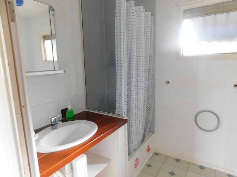 2 Aimeo Esplanade, Russell Island QLD 4184