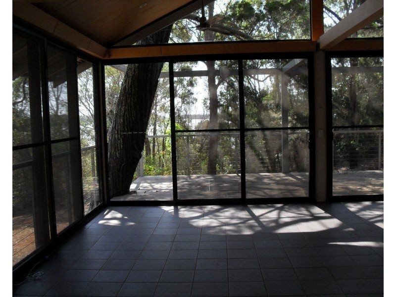 14 Thompson Esplanade, Russell Island QLD 4184