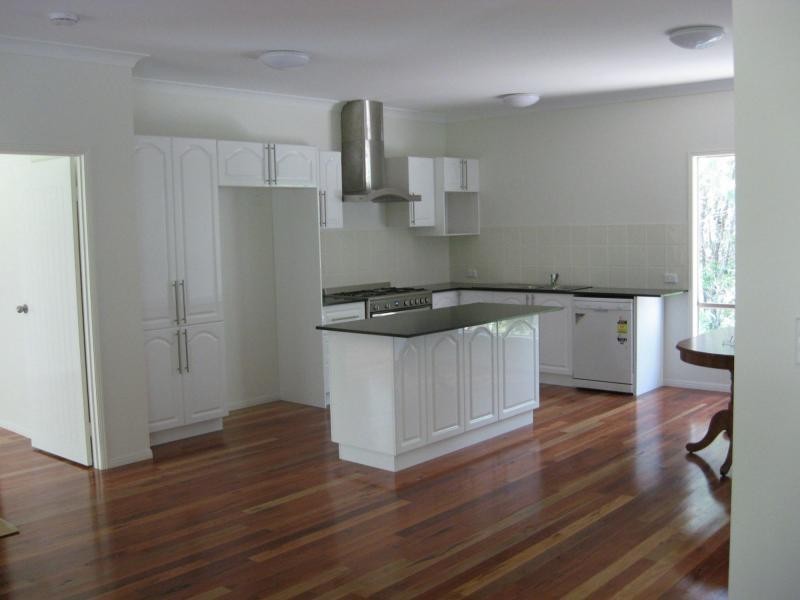 11 Saturn Street, Russell Island QLD 4184