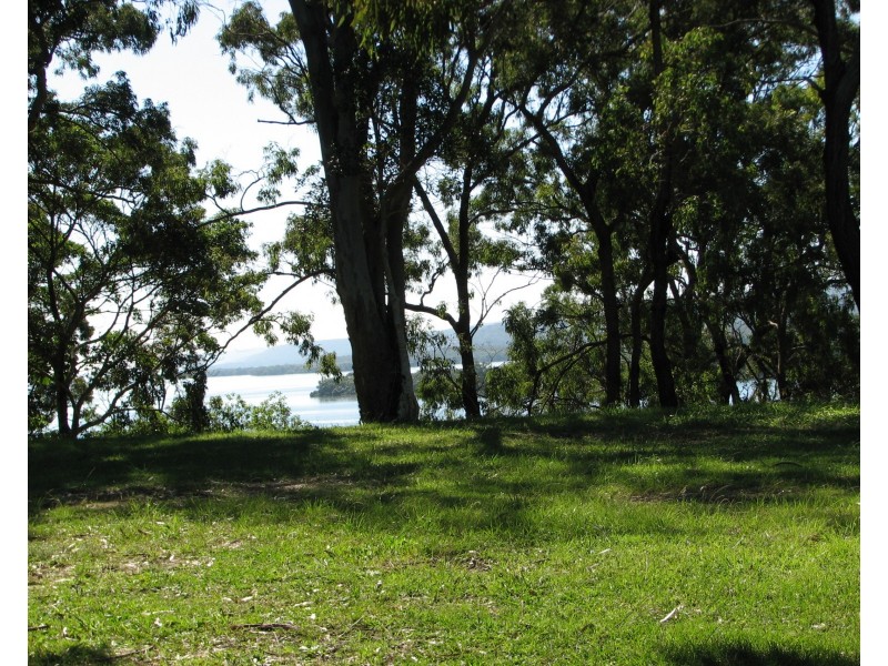 17 Patterson St, Russell Island QLD 4184