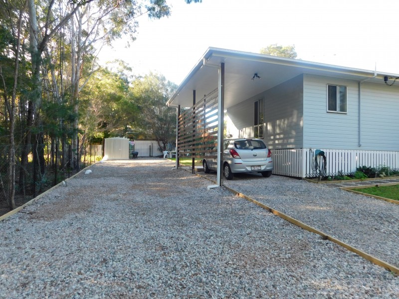 11 Emerald St, Russell Island QLD 4184