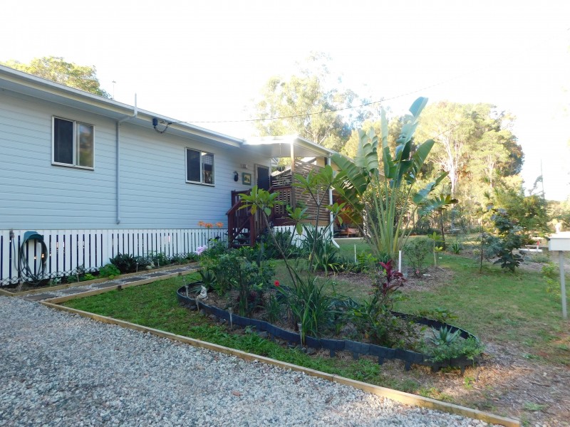 11 Emerald St, Russell Island QLD 4184