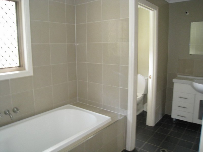 27-29 Oxley Ave, Russell Island QLD 4184