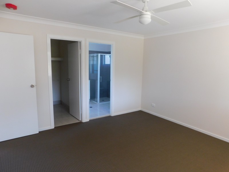 33 Zephyr Street, Russell Island QLD 4184