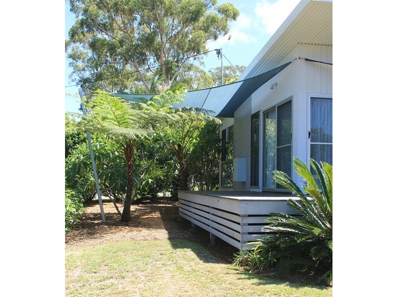 1 Pia St, Russell Island QLD 4184