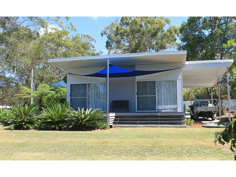 1 Pia St, Russell Island QLD 4184