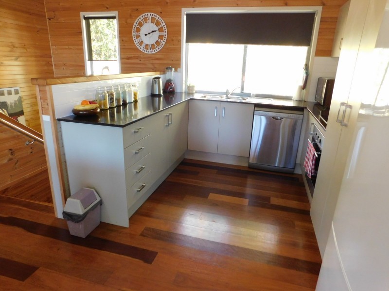6 Panorama Ave, Russell Island QLD 4184