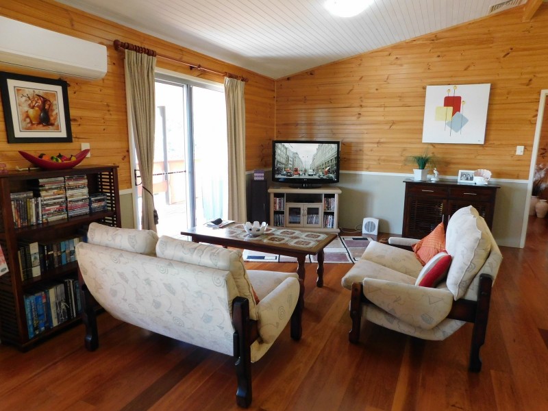 6 Panorama Ave, Russell Island QLD 4184