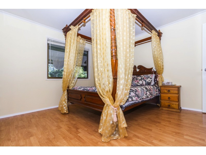 3 Alofi St, Russell Island QLD 4184
