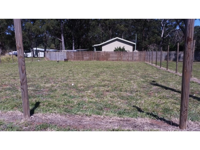 100 Laurel Street, Russell Island QLD 4184