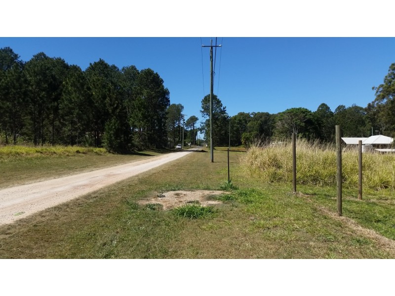 100 Laurel Street, Russell Island QLD 4184