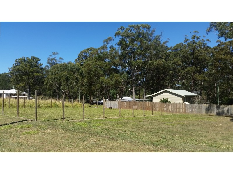100 Laurel Street, Russell Island QLD 4184