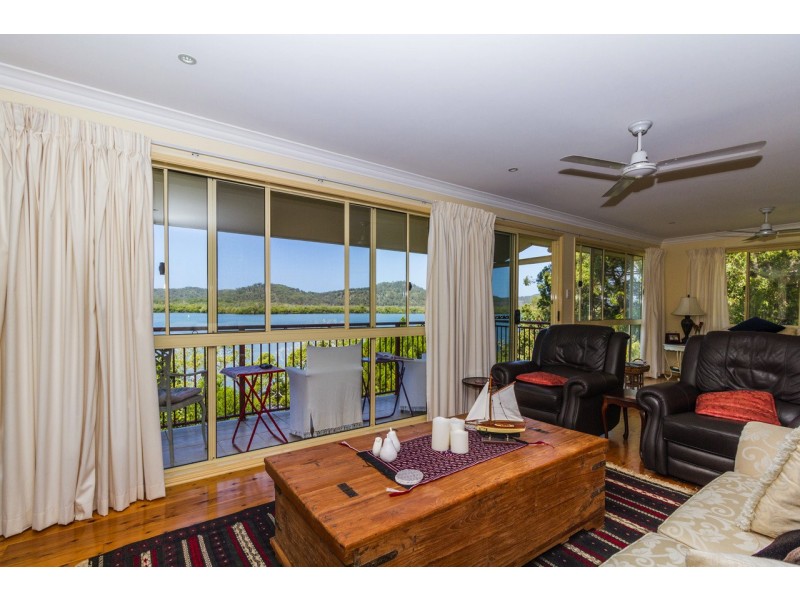 14 Oasis Drive, Russell Island QLD 4184