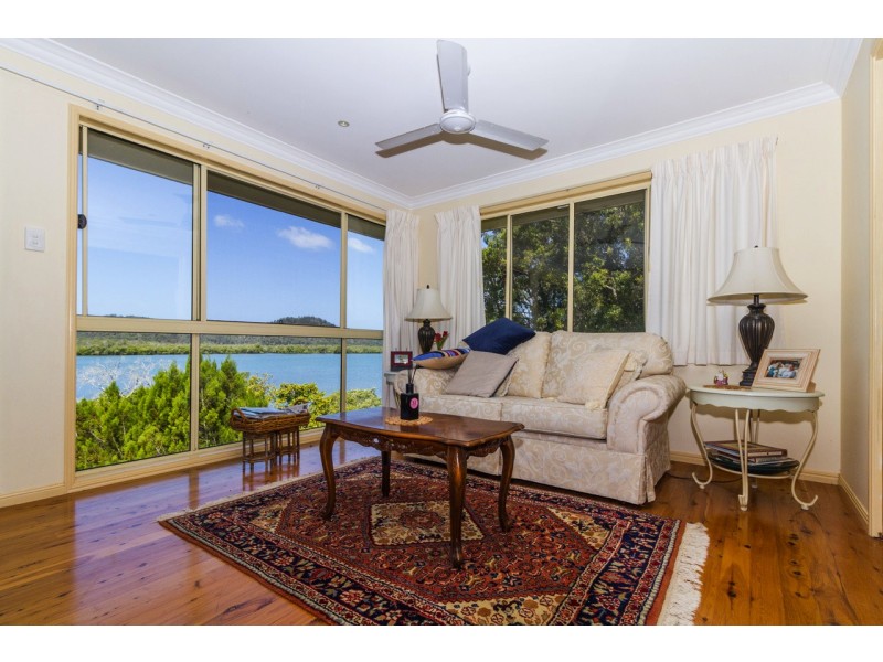 14 Oasis Drive, Russell Island QLD 4184