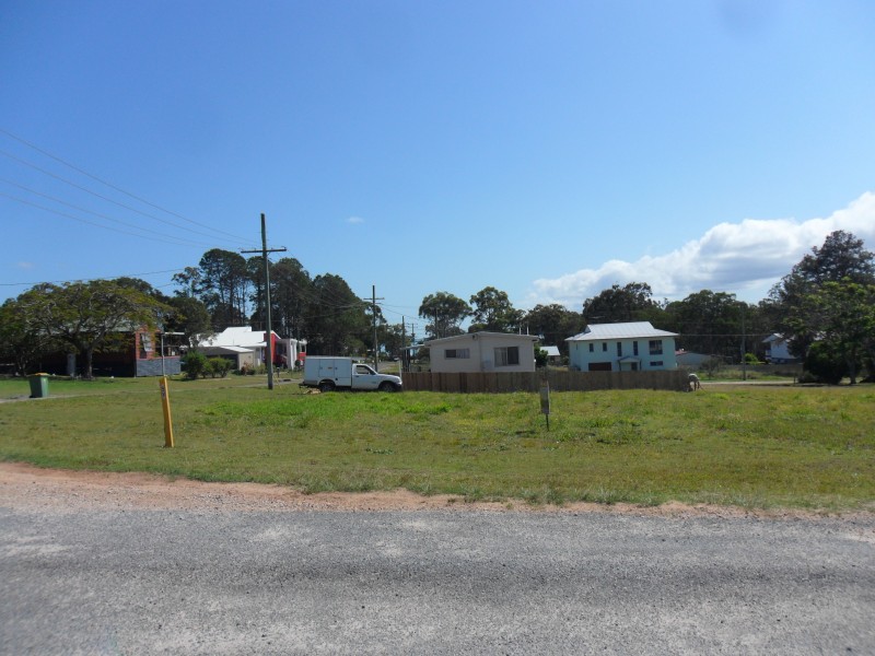 1 Richardson St, Russell Island QLD 4184