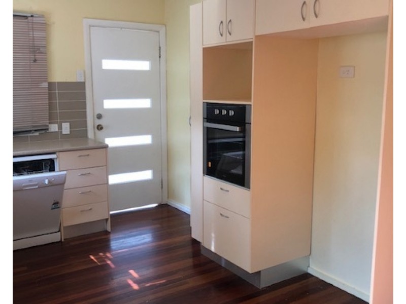 17 Sarmar St, Russell Island QLD 4184