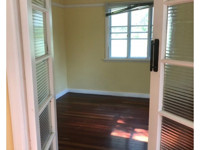 17 Sarmar St, Russell Island QLD 4184