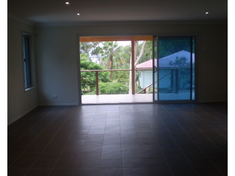 41 Villa Wood Rd, Russell Island QLD 4184