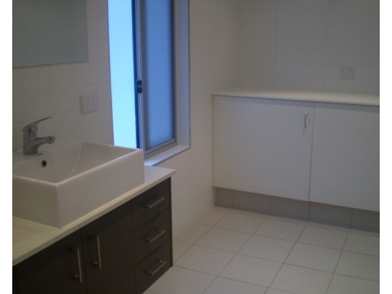 41 Villa Wood Rd, Russell Island QLD 4184