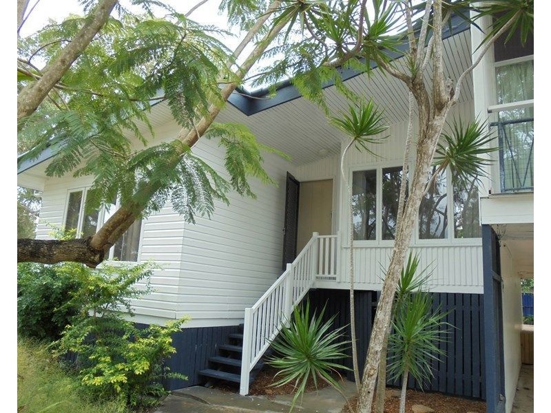 4 Pearl St, Russell Island QLD 4184