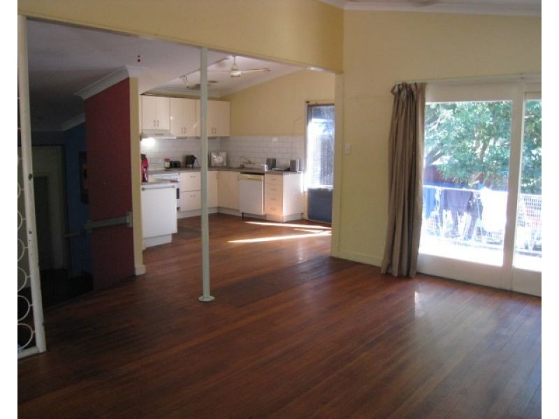 4 Pearl St, Russell Island QLD 4184