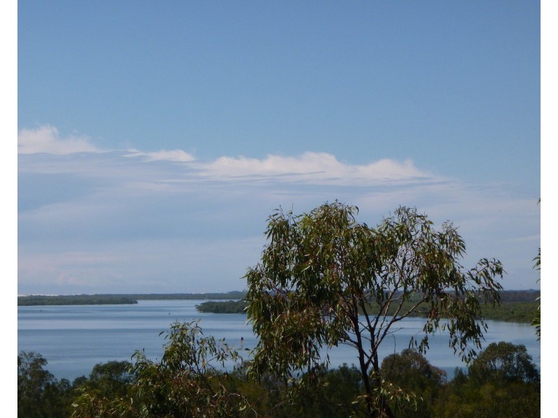 32 Crescent Drive, Russell Island QLD 4184