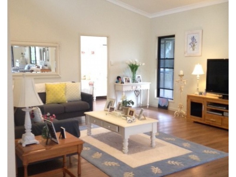 36 Tenanne St, Russell Island QLD 4184