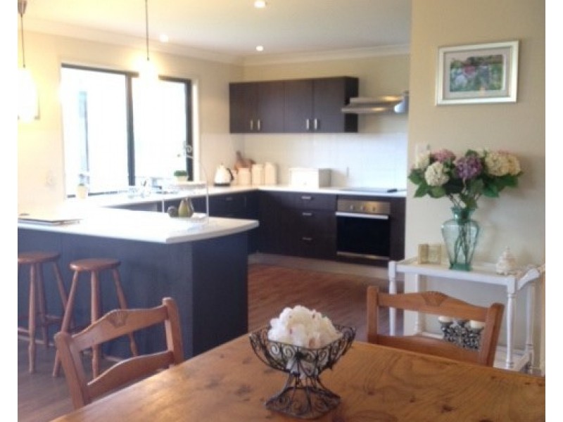 36 Tenanne St, Russell Island QLD 4184