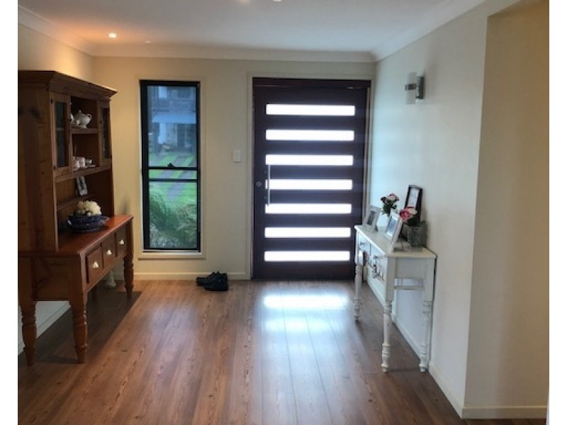 36 Tenanne St, Russell Island QLD 4184