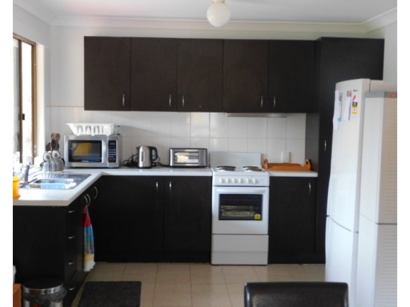 4 Crescent Dr, Russell Island QLD 4184