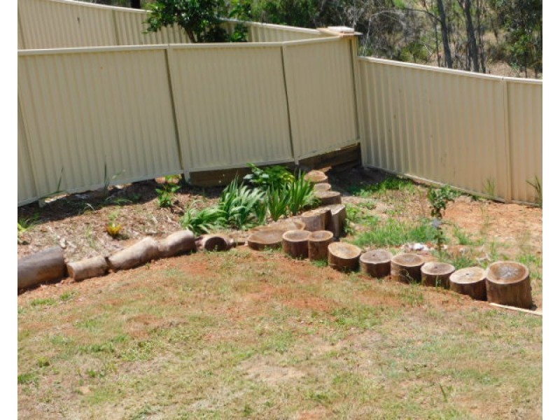 4 Crescent Dr, Russell Island QLD 4184