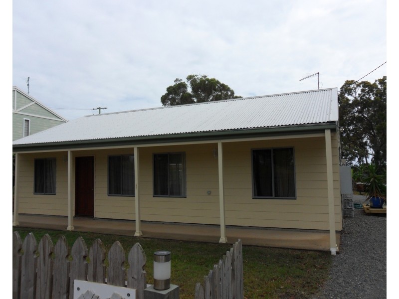 39 Canaipa Rd, Russell Island QLD 4184