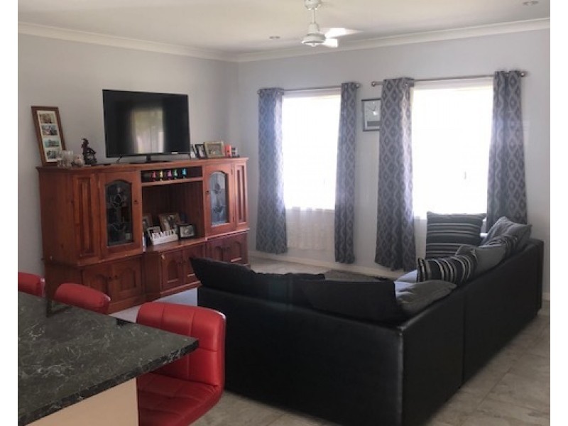 39 Canaipa Rd, Russell Island QLD 4184