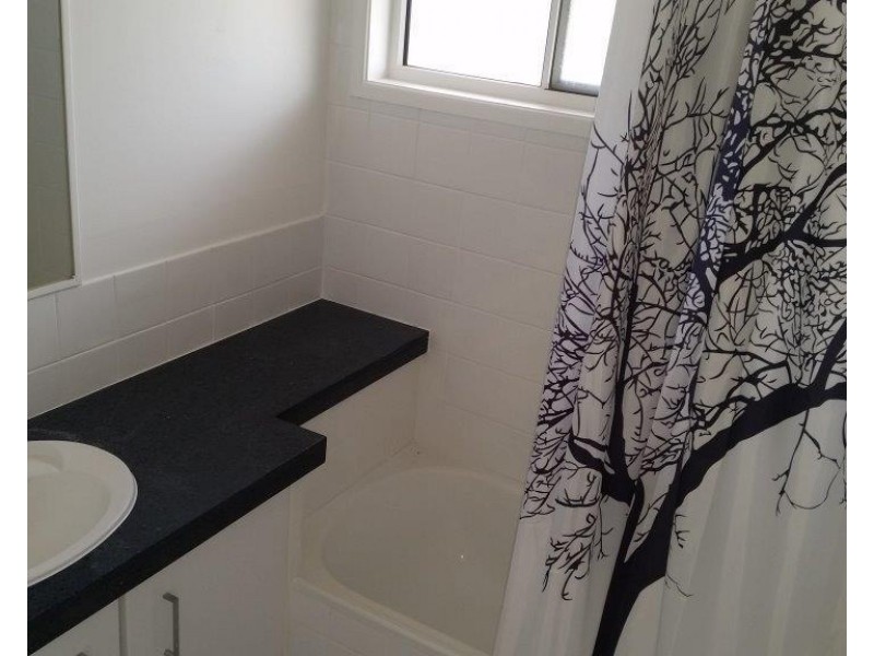 12 Pharlap St, Russell Island QLD 4184