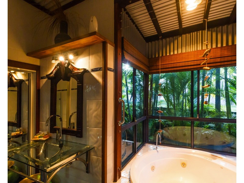 36 Kamar St, Russell Island QLD 4184
