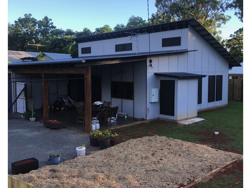 18 Junee Pde, Karragarra Island QLD 4184