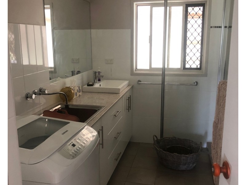 94 Wahine Dr, Russell Island QLD 4184
