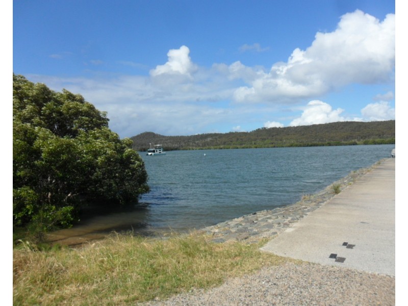 94 Wahine Dr, Russell Island QLD 4184