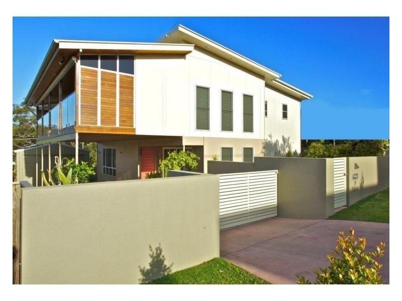 8 Alice St, Russell Island QLD 4184