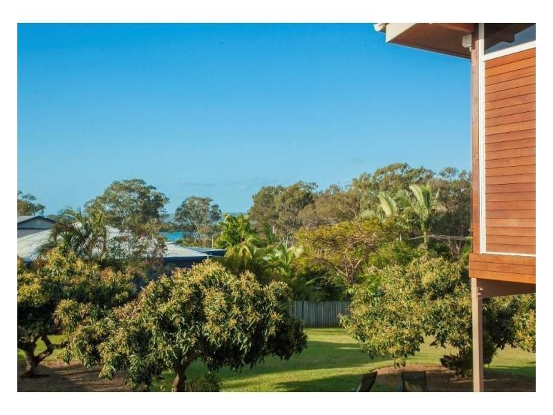 8 Alice St, Russell Island QLD 4184