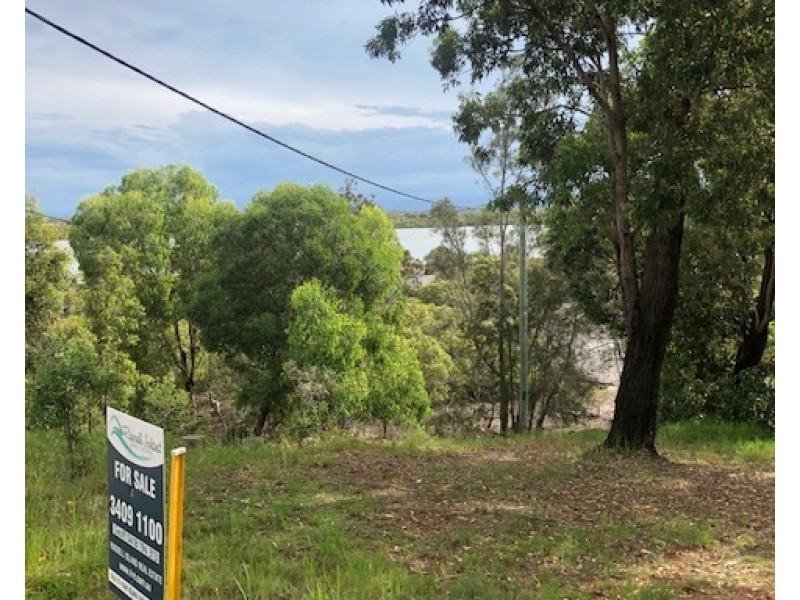 93 The Boulevard, Russell Island QLD 4184