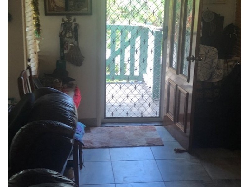 10 Phoenix St, Russell Island QLD 4184